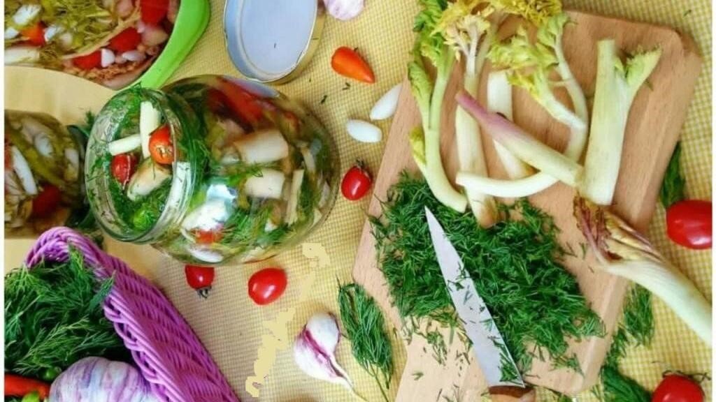 نکاتی طلایی برای درست کردن ترشی کنگر؛ مرحله به مرحله!