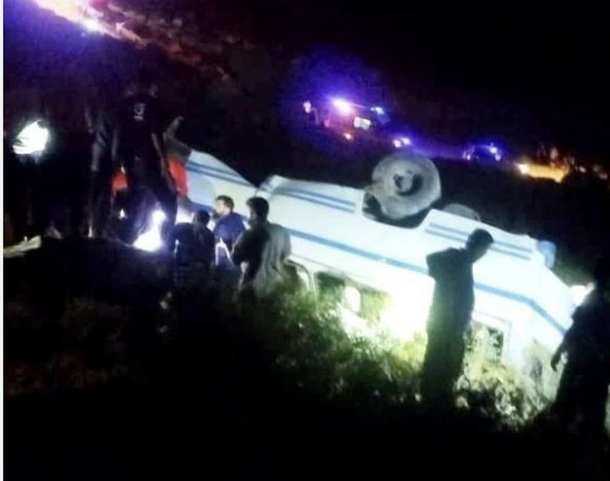 واژگونی مینی‌بوس در چهارمحال و بختیاری جان ۶ نفر را گرفت