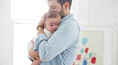 چگونه از وابستگی صرف کودک به آغوش جلوگیری کنیم؟