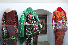 پایان پروژه حفاظت و مرمت ۲۴ اثر منقول فرهنگی تاریخی در موزه خصوصی لباس و منسوجات خراسان جنوبی