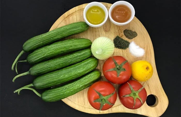 طرز تهیه سالاد شیرازی؛ یک چاشنی محبوب و قدیمی بین ایرانی‌ها