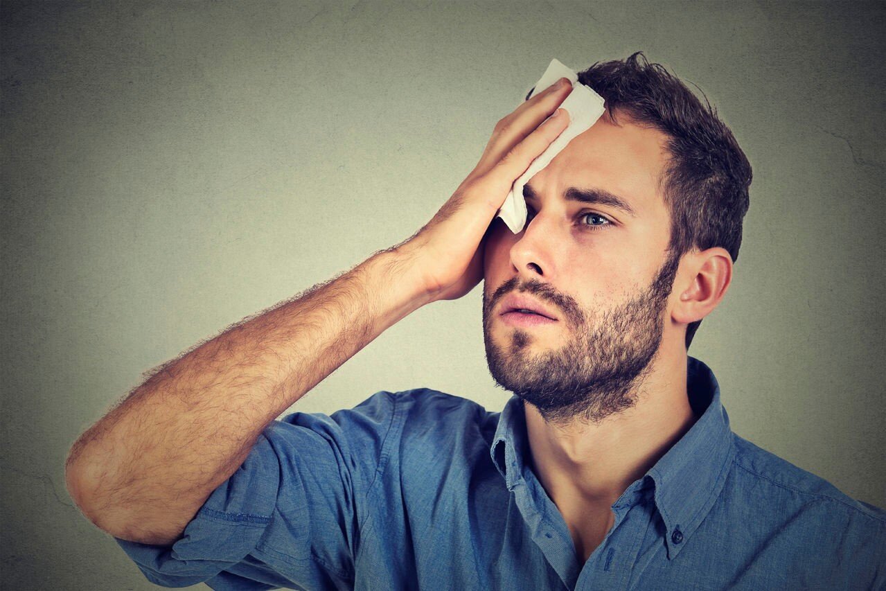 عرق سرد در سر و صورت یک هشدار که نباید نادیده گرفته شود/علل+درمان