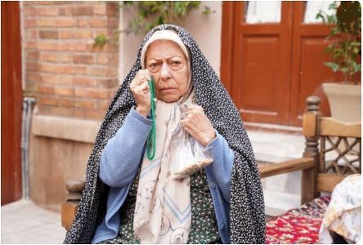 عکس یادگاری ثریا قاسمی در اتاق گریم سریال «بچه مهندس»