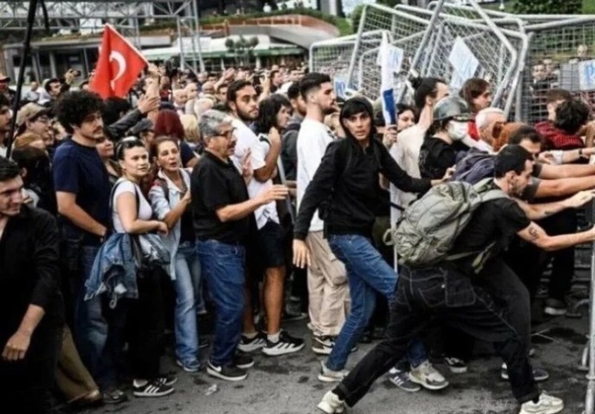 ترکیه در آتش اعتراضات علیه حزب حاکم