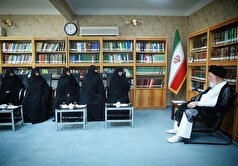 برنامه‌های آموزشی حوزه‌های علمیه خواهران و برادران باید یکسان‌سازی شود