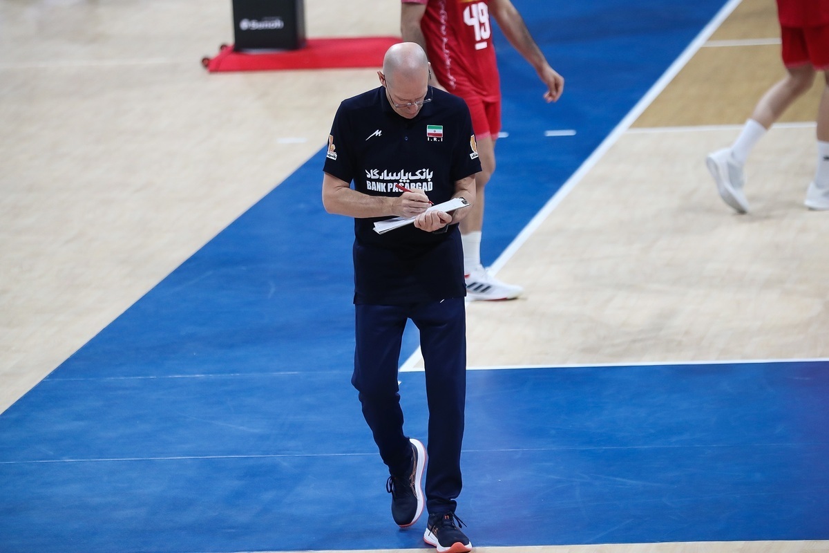 توضیحات سرمربی تیم ملی والیبال درباره شرایط تیم:هنوز به سطح نرمال نرسیده‌ایم