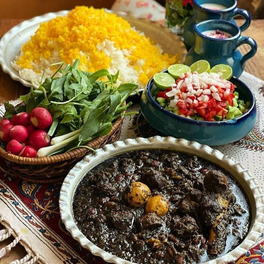 لیست بهترین مخلفات برای خوشمزه‌تر شدن قرمه سبزی