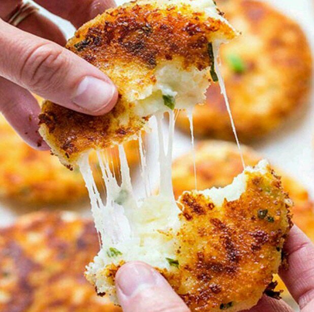 ۵ ترفند طلایی برای پخت یک کوکوی سیب زمینی پنیری متفاوت