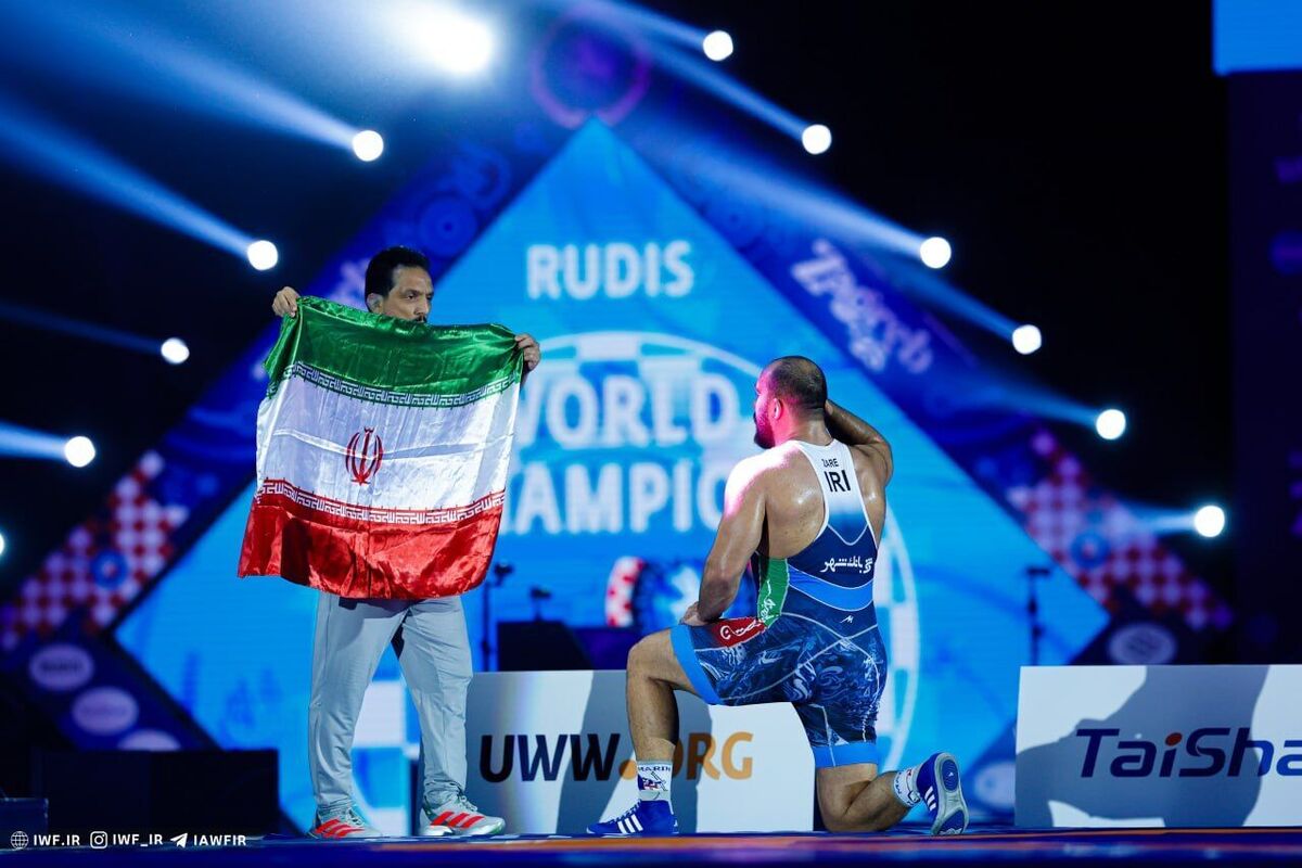 زارع: مدیون دعای خیر مردم هستم/احترام نظامی به پرچم را به مردم کشورم تقدیم می‌کنم