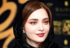 بهنوش طباطبایی با استایل کلاسیک و کلاه خاص در کنار خواننده محبوب