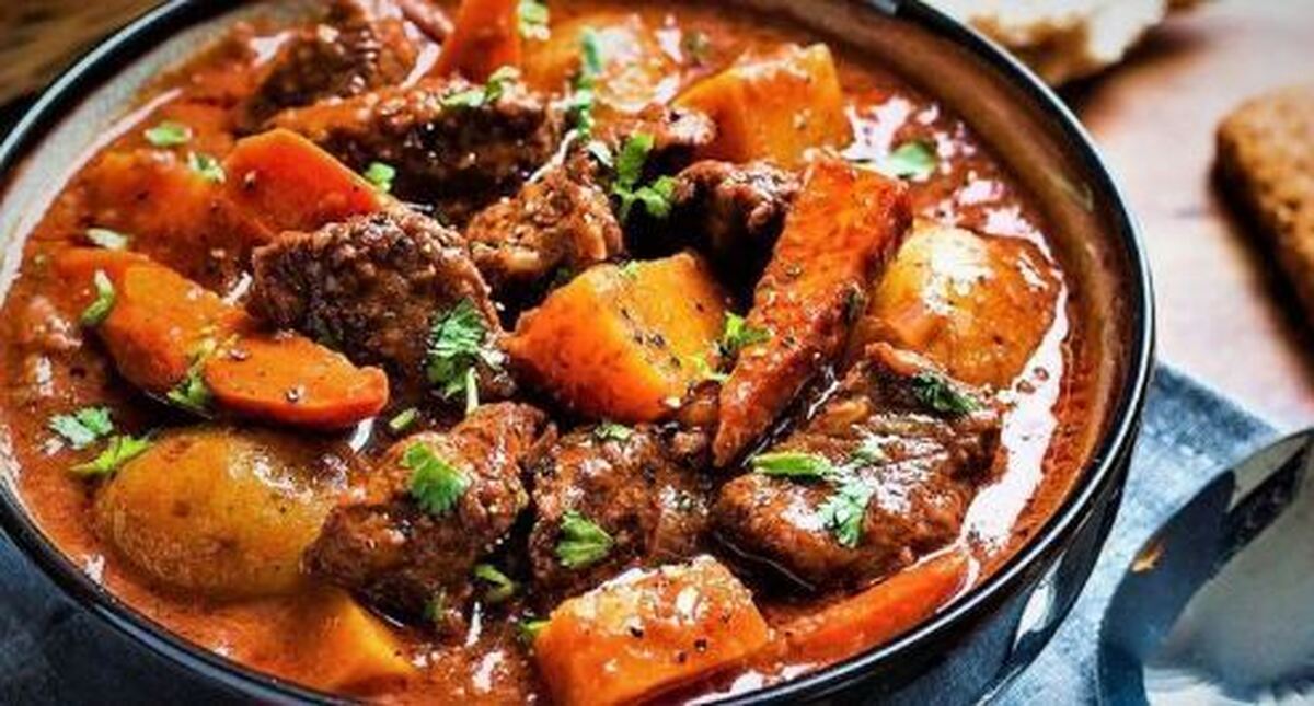 در ۸ مرحله این یرکوکی خوروشی معروف تبریز را درست کنید