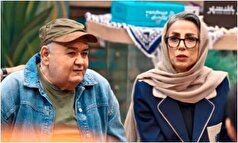 عکس یادگاری اکبرعبدی و همسرش کنار خانم بازیگر در خانه سینما