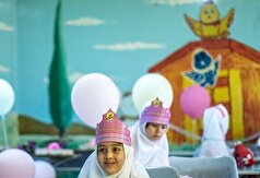 بیش از ۴۰۰۰ کلاس اولی در بروجرد روز شکوفه‌ها را جشن می‌گیرند
