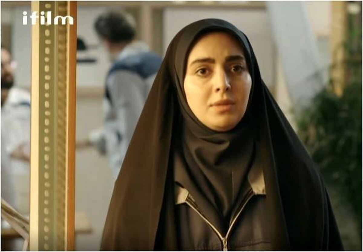پرتره بامزه مهشید جوادی با استایل الگو برداری شده از چارلی چاپلین