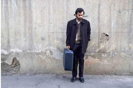 حرکت نمادین علی شادمان با اهدای یک جایزه به بازیگر زندانی!