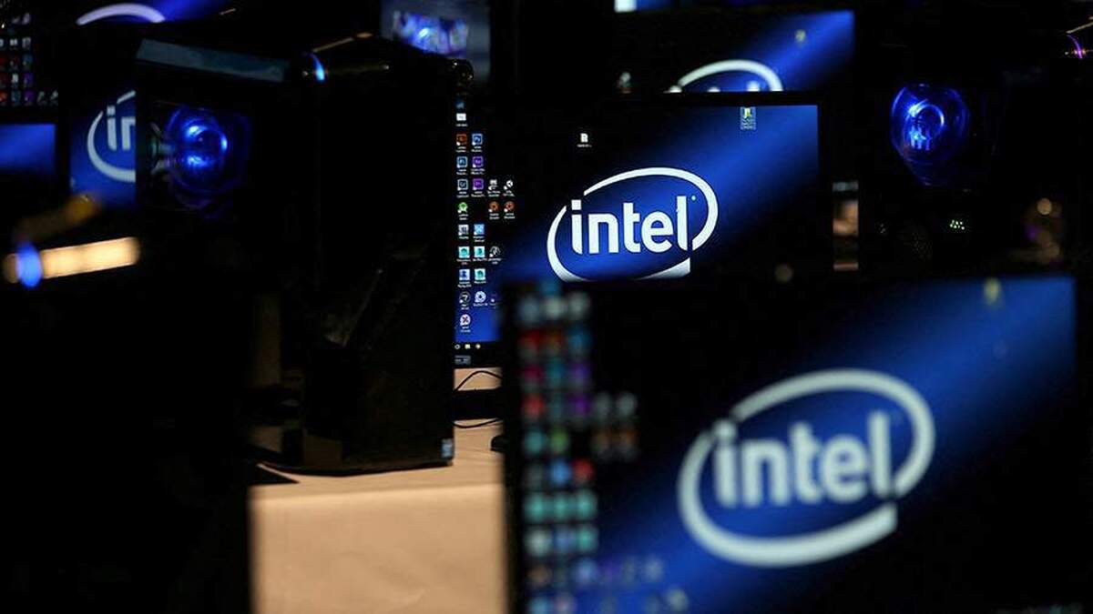 ترامپ از انتقال ۱۰ درصد از سهام اینتل تحت کنترل آمریکا خبر داد