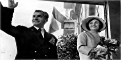 عکس شکار شده از فرح پهلوی در حال خرید از یک دستفروش خوشتیپ
