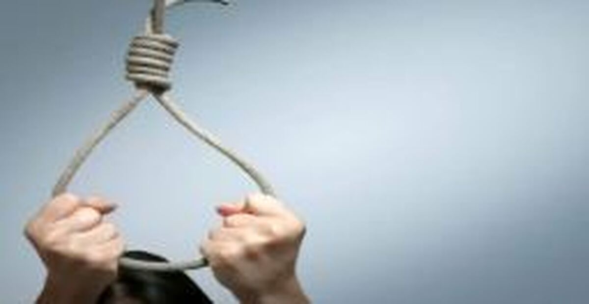 تحلیل افکار متفاوت فردی که قصد خودکشی دارد