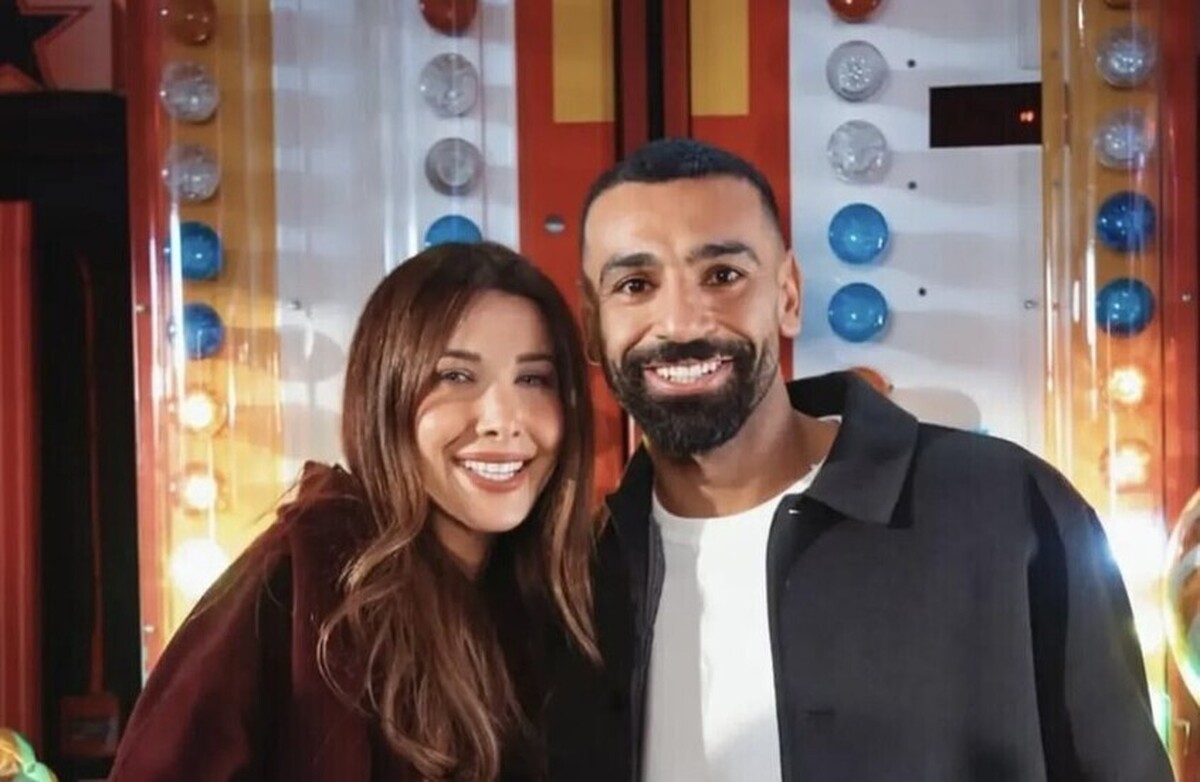«یک زن خارجی و ۱۶ زن عرب» زنانی هستند که محمد صلاح در اینستاگرام دنبال می‌کند