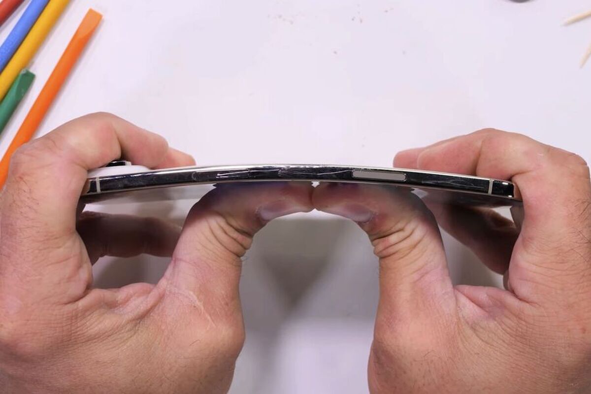 آیفون ایر در برابر آزمایش‌های دوام بسیار مقاوم است