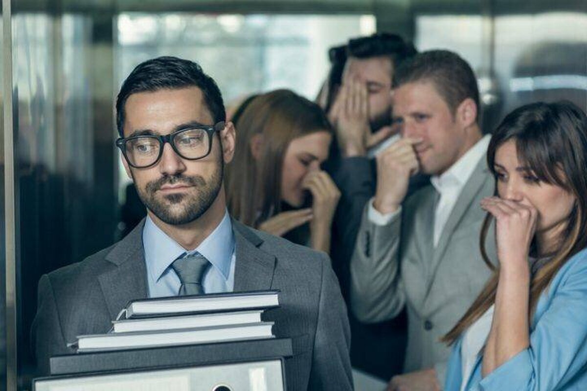 کمبود این ویتامین‌ها بدن شما را بد بو می‌کند!