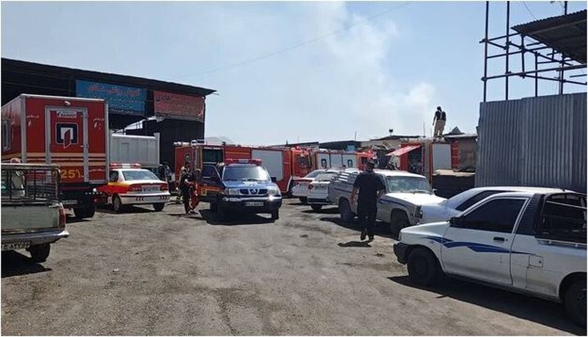 جزئیات یک حادثه آتش‌سوزی در انبار کالا در بزرگراه بابایی