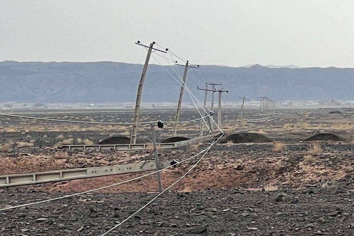 طوفان سبب قطع برق مناطقی از شهرستان «فنوج» شد