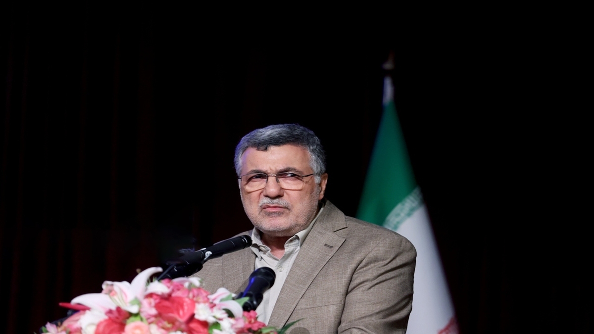 تلاش و نوآوری جامعه داروسازی در پژوهش و خودکفایی مایه مباهات است