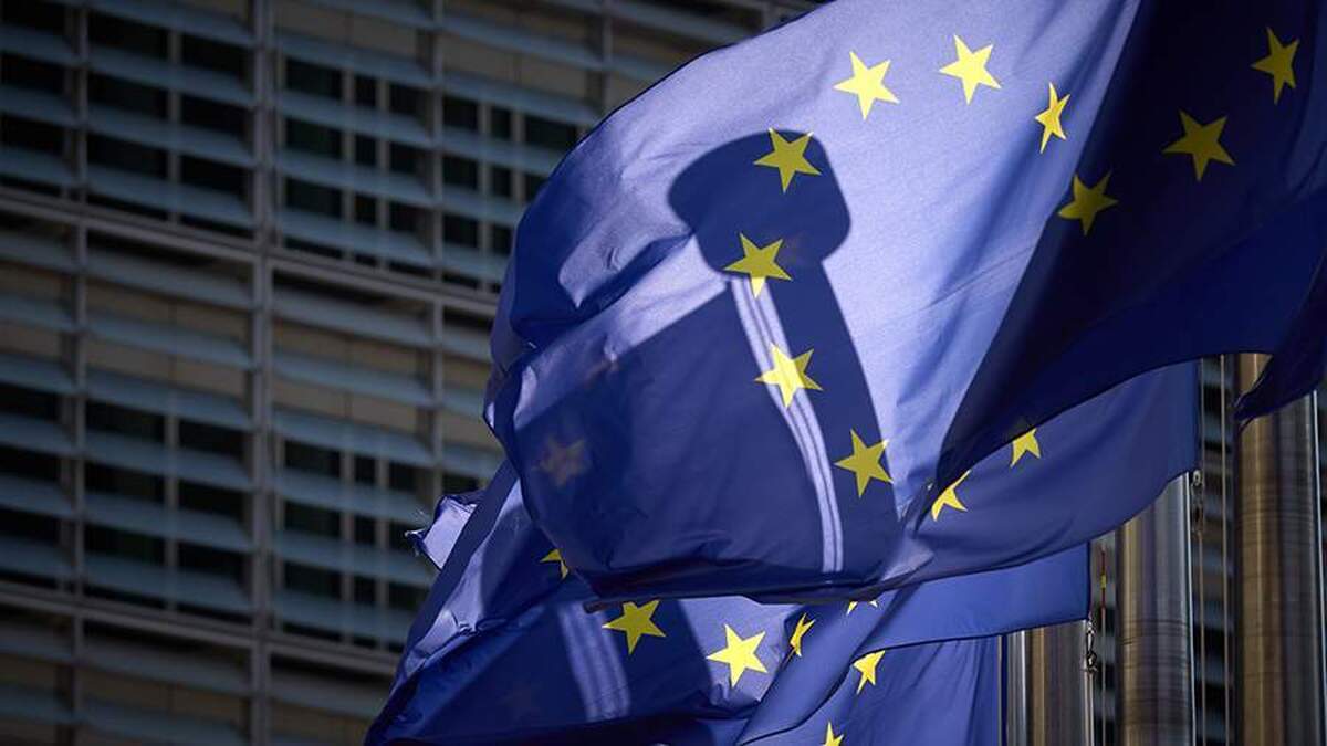 پولیتیکو از قصد اتحادیه اروپا برای انتقال موضوع تحریم‌ها علیه روسیه به ایالات متحده مطلع شد