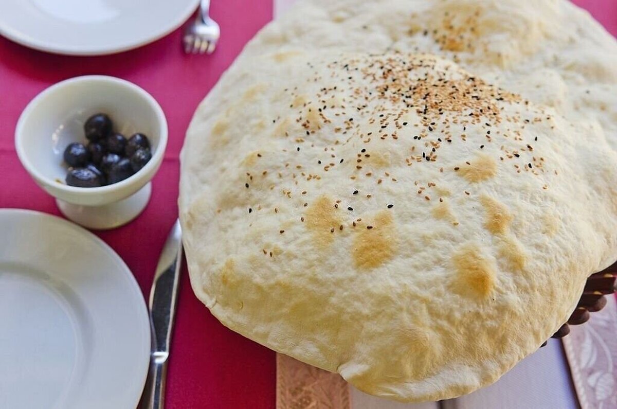 دستور طبخ یکی از قدیمی‌ترین نان‌های سنتی قزوین را اینجا یاد بگیرید!