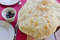 دستور طبخ یکی از قدیمی‌ترین نان‌های سنتی قزوین را اینجا یاد بگیرید!