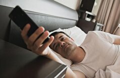 خطرات استفاده از تلفن همراه بلافاصله پس از بیدار شدن از خواب