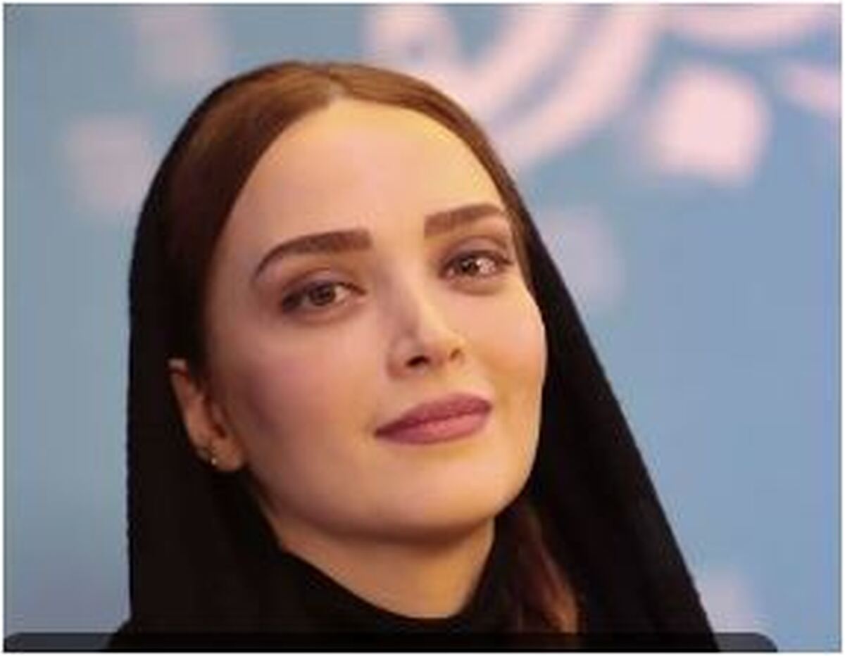 لباس با حجاب و زیبای بهنوش طباطبایی در نمایش «الیور توئیست» /حجاب در بسیاری از فرهنگ‌های قدیم متداول بود