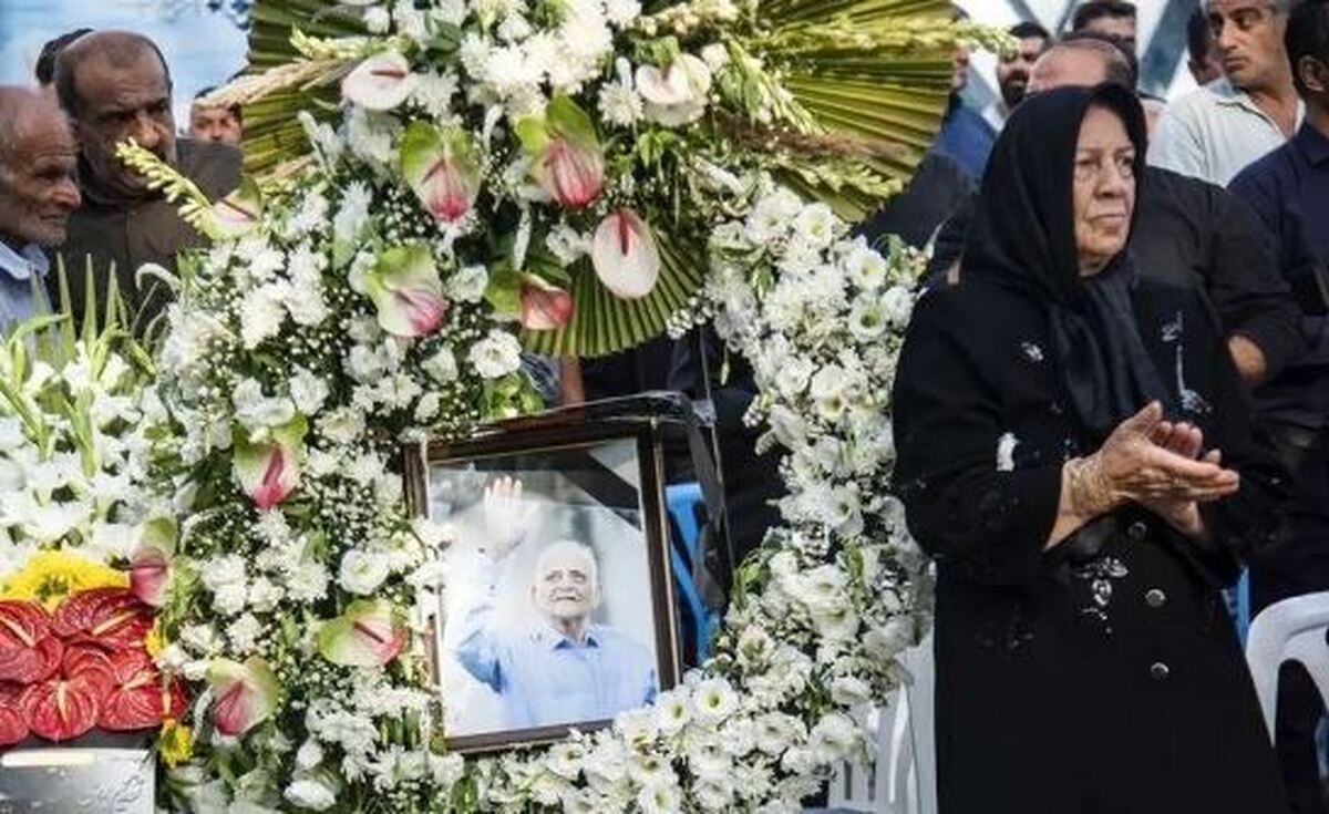 حضور پوری بنایی برای ادای احترام به پیکر «امامعلی حبیبی»