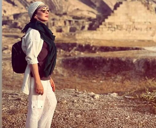 استایل‌های ترند و امروزی افسانه بایگان در ۶۴ سالگی!