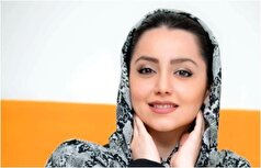 نگاهی به دکور منزل «نازنین بیاتی» تزئین شده با گل‌های غوره‌ای و آجر‌های سنتی+عکس
