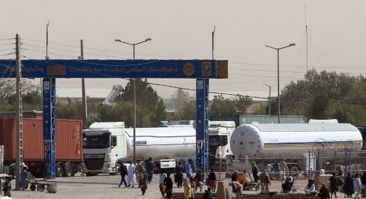 از سرگیری خروج ناوگان حمل و نقل کامیون‌های ایرانی و افغانستانی از مرز دوغارون