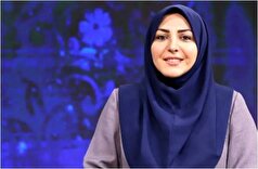 خاطره بازی بامزه المیرا شریفی مقدم به یاد دوران کودکی اش بعد از دیدن ظروف خانه مادر بزرگش!