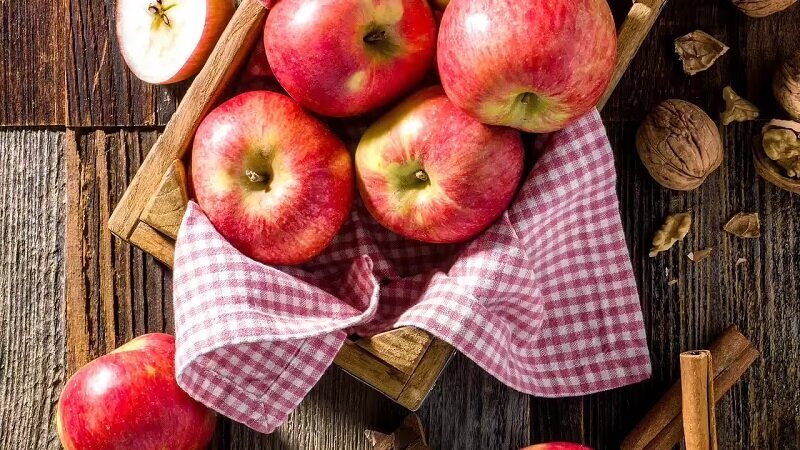 ۱۰ دلیل که شما را قانع می‌کند سیب بخورید!
