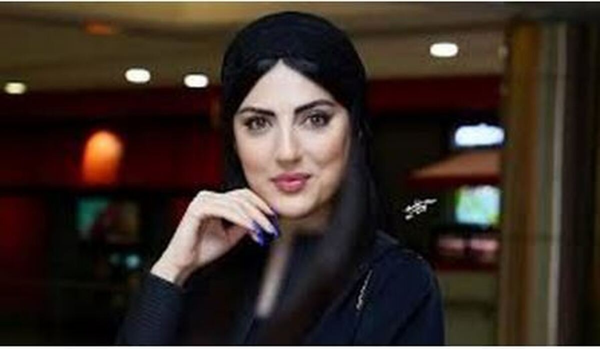 پوشش بحث برانگیز و متفاوت هلیا امامی در یک مراسم+عکس