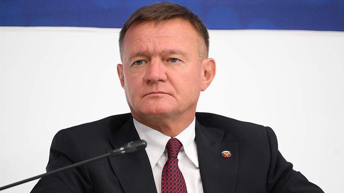 پوتین، استاروویت را از سمت وزارت حمل و نقل برکنار کرد.