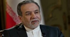 عراقچی: فرماندهان و سربازان دلاور نیروی انتظامی، حافظ امنیت و آرامش کشور هستند