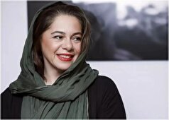 ست پوشی جذاب و رنگ روشن مستانه مهاجر در یک نمایش معروف جلب توجه کرد+عکس