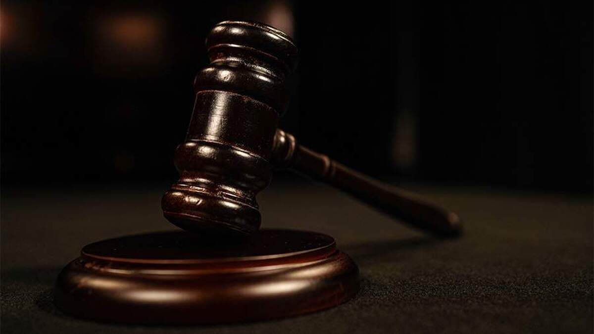 مشاور سابق زلنسکی بار دیگر در فهرست افراد تحت تعقیب در روسیه قرار گرفت.