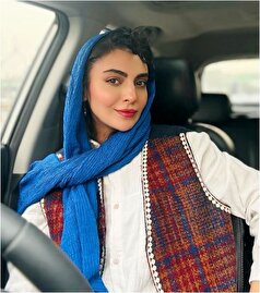 سلفی پر بازدید مهشید جوادی در ماشین لاکچری و گران قیمتش را از دست ندهید/چه ژستی هم گرفته!