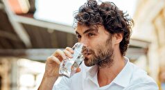 اگر عادت دارید بعد از غذا آب یخ بنوشید بخوانید
