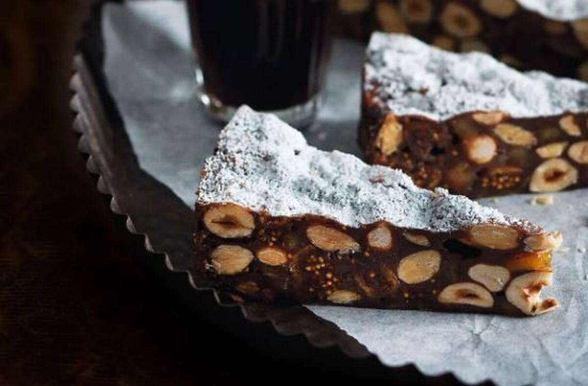 پنفورته؛ شیرینی مقوی و پر مغزیجات/یک دسر محبوب بیرون آمده از دل ایتالیا