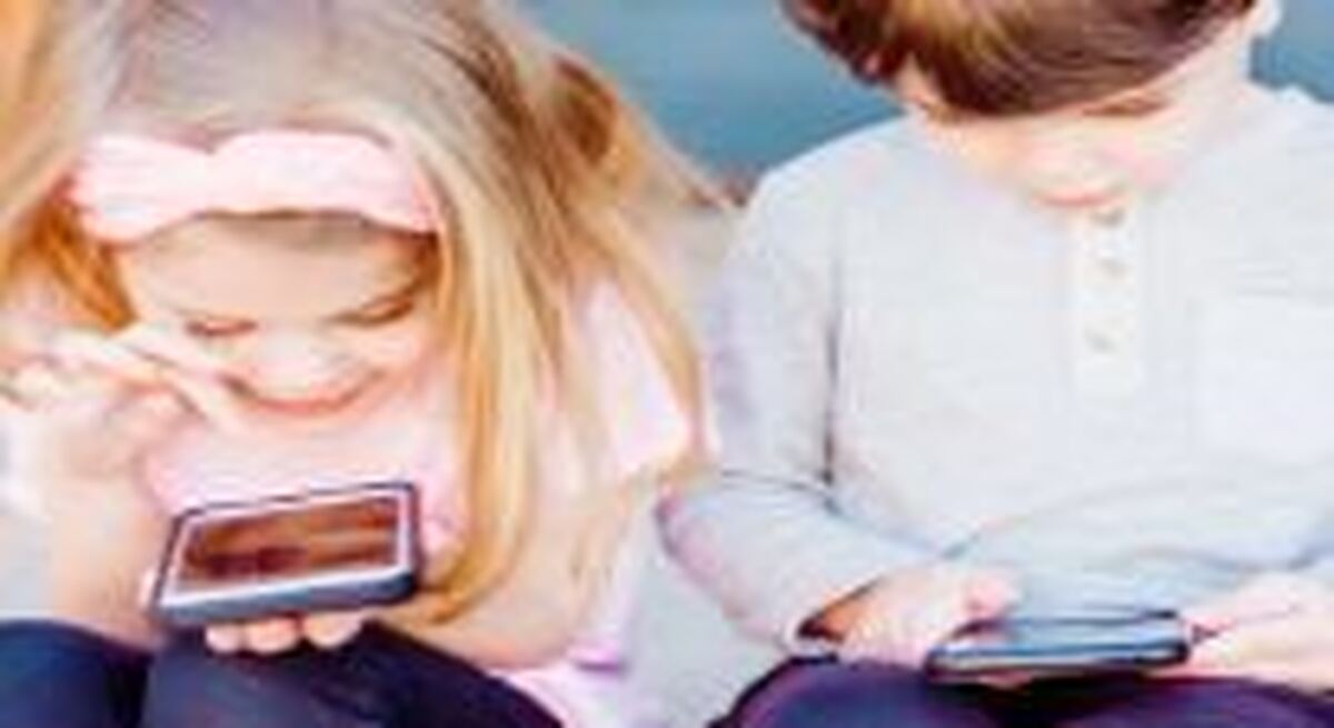 کاهش افسردگی و بهبود کیفیت خواب در کودکان با محدودیت در استفاده از تلفن‌های هوشمند