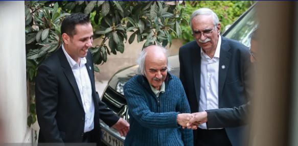 چهره خندان، اما شکسته شفیعی کدکنی در جدیدترین عکسش!