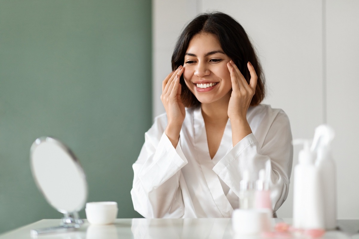 محصولات زیبایی: چه چیزی می‌تواند شما را جذاب‌تر کند و سلامت پوست را بهبود بخشد؟